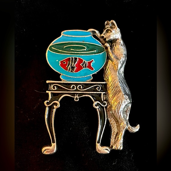 Jewelry - Cat brooch